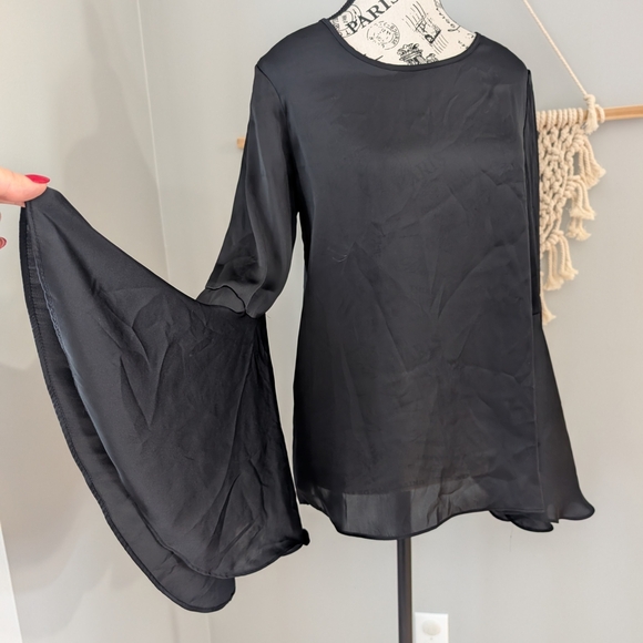 Banana Republic Black Bell Sleeve Blouse Satin XS - Picture 2 of 9